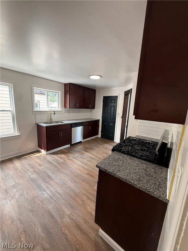 Photo - 3537 Silsby Rd