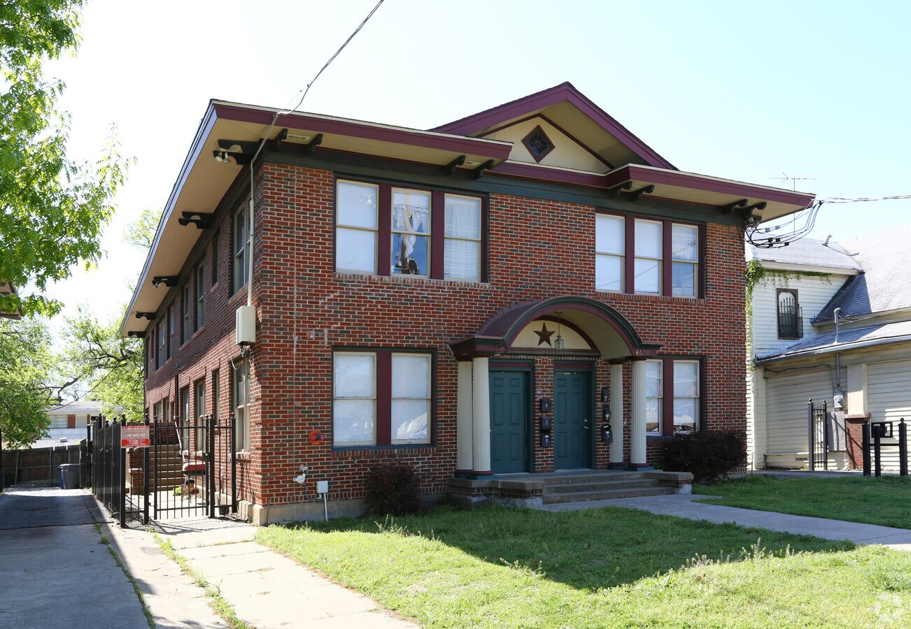 Photo - 4600 Gaston Ave Apartments