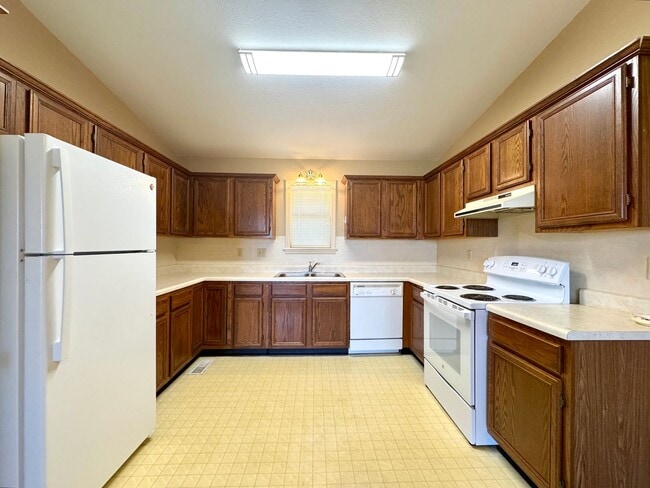 Photo - 3 Fox Run Ln Unit Apt 3