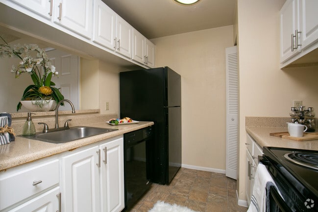 Photo - Victoria at Orange Park