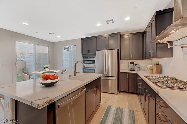 Photo - 31 Castleton Tower Ct