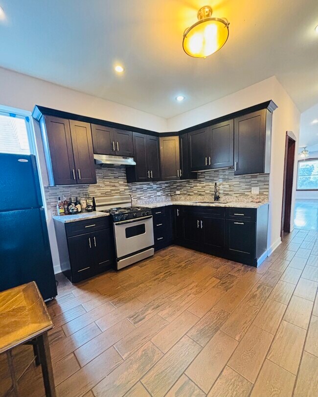 Photo - 3133 N Richmond St Unit 2