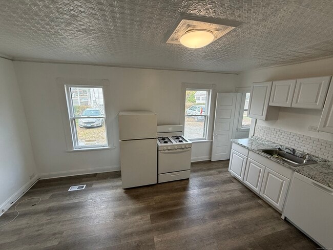 Photo - 174 Brentwood Ave Apartamento Unidad 1st Floor