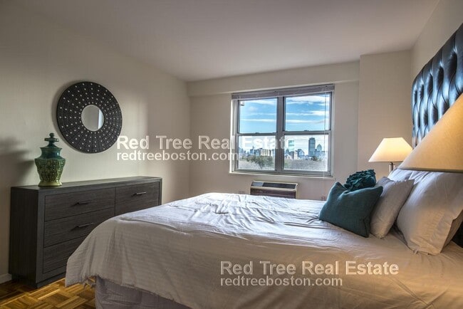 175 Freeman St Unit 602