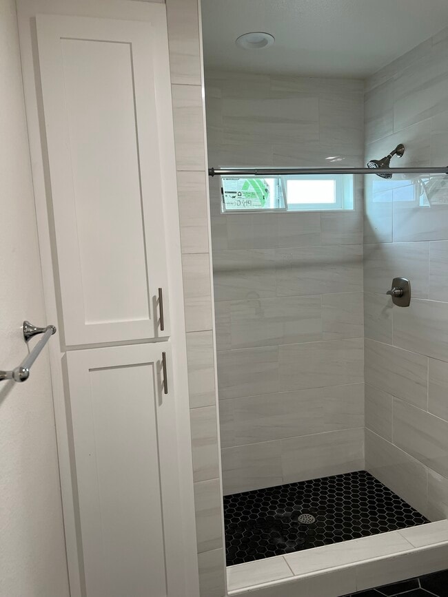 Photo - 4701 16th Ave Unidad 4