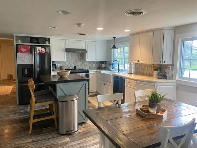 Photo - 7812 W Saint Martins Blvd