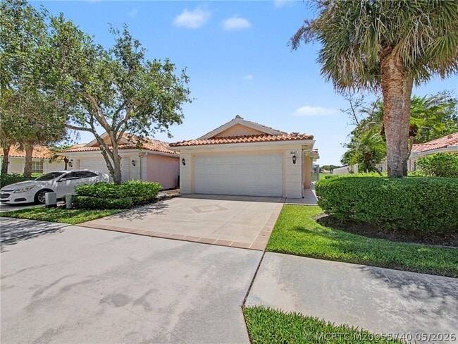 Building Photo - 8357 SE Double Tree Dr