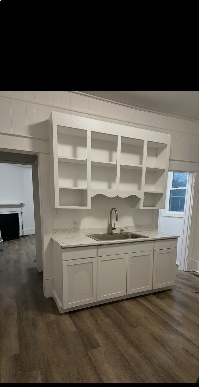 Photo - 617 Pender St