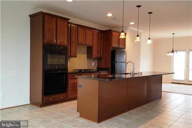 Photo - 21755 Harroun Terrace