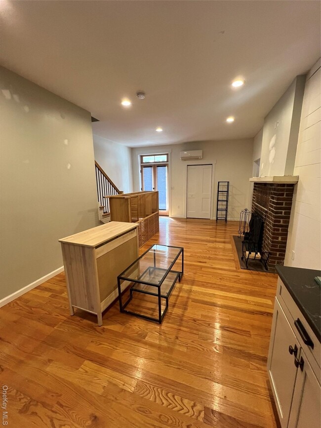 Photo - 103 Filors Ln