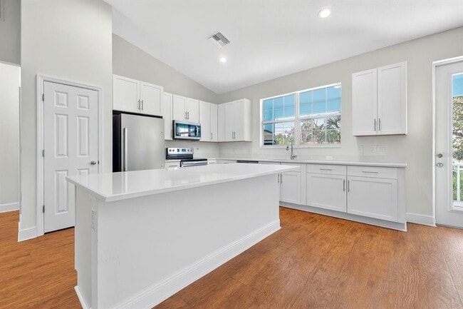 Photo - 2650 Tifton St S