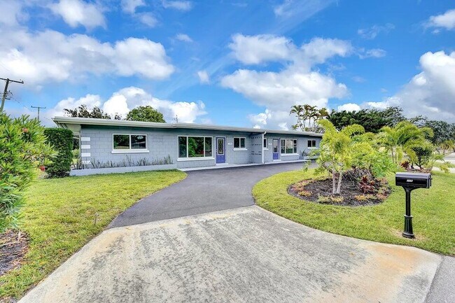 Photo - 208 NW 1st St