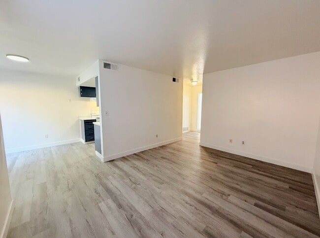3310 R St Unidad B