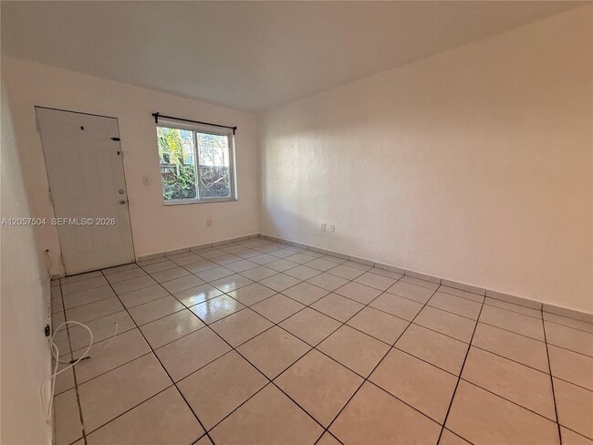 Photo - 1860 SW 22nd St Unit 4