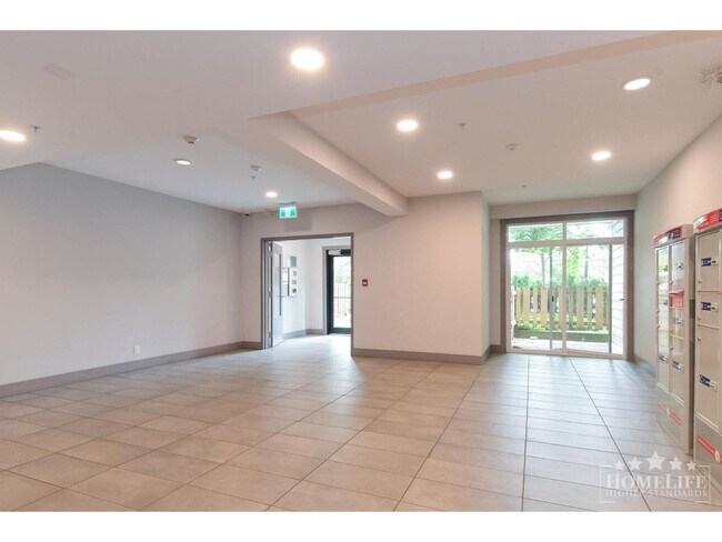 Photo - 20686 Eastleigh Crescent Unit 104