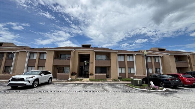 Photo - 5169 Vineland Rd Unit B208