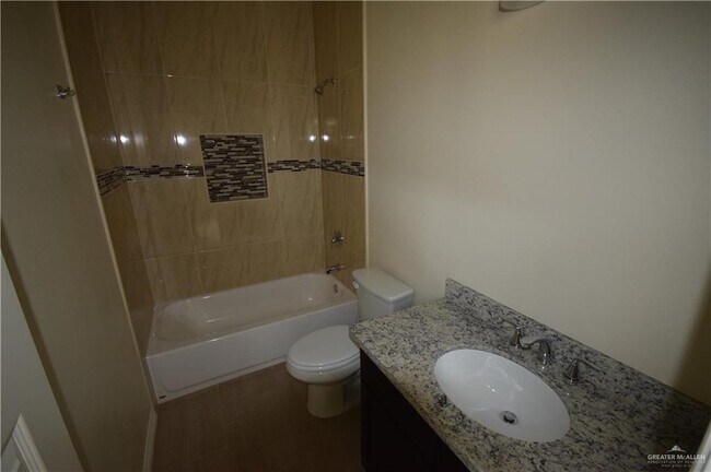 Photo - 10 Upas Dr Unit 2