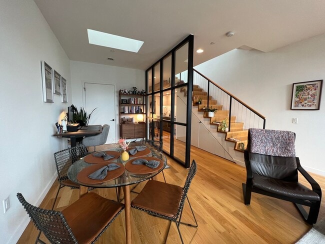 Building Photo - Trendy 1 Bedroom + den in Truxton Circle| Water included! Unit 408