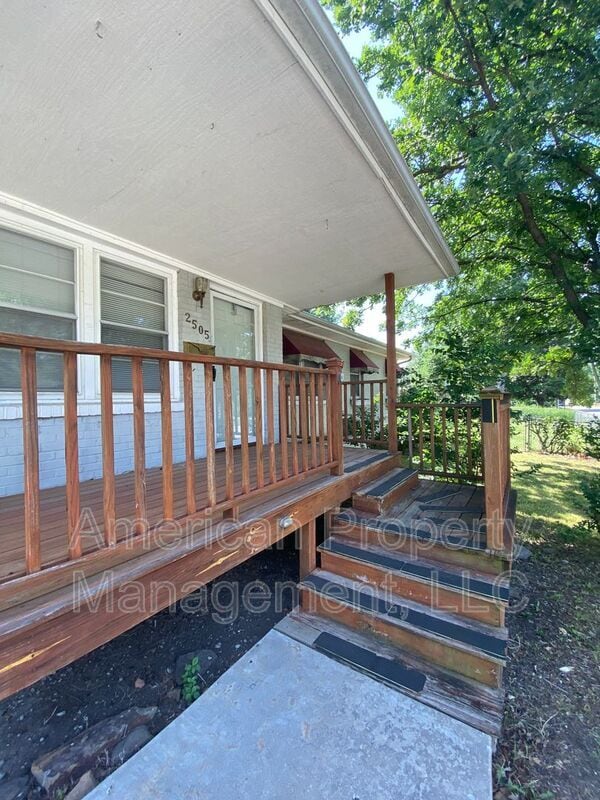 Photo - 2505 S Quebec Ave