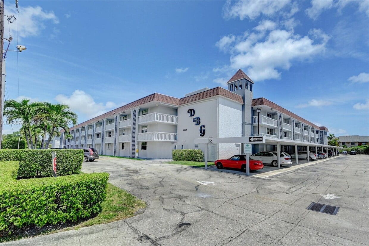 Photo - 1040 SE 4th Ave (Deerfield Beach, FL)