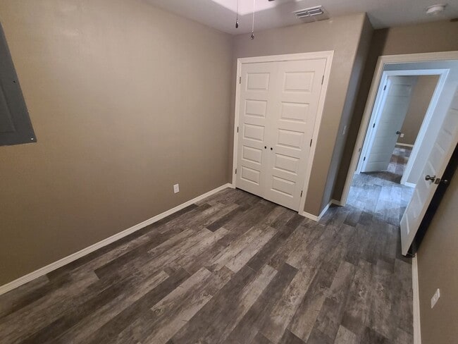 Photo - Quaint 3Bed/2Bath With a HUGE YARD!!