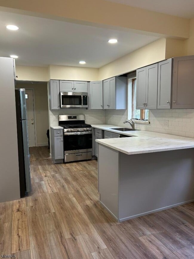 Photo - 225 E Northfield Rd