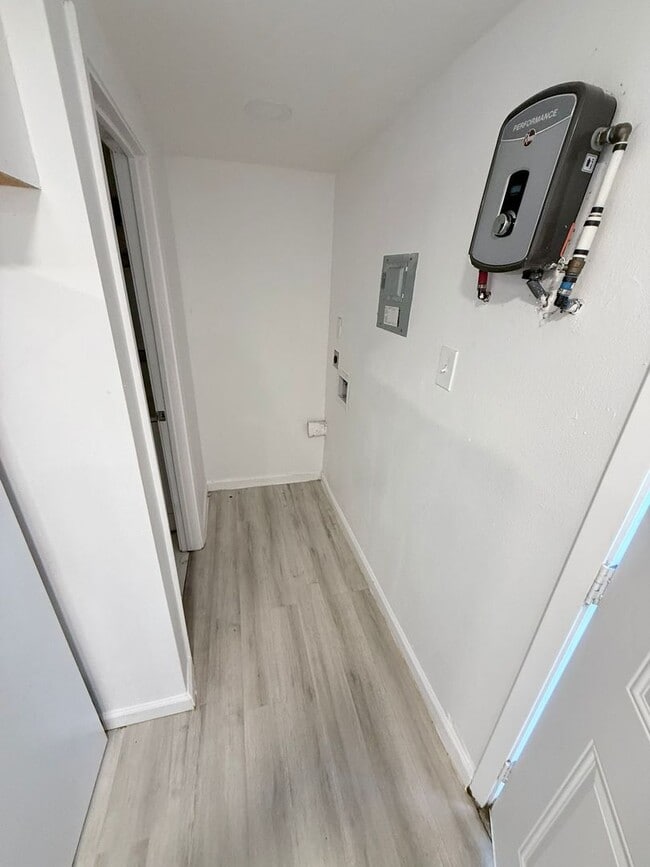 Photo - 423 E Sears St Unit Back House