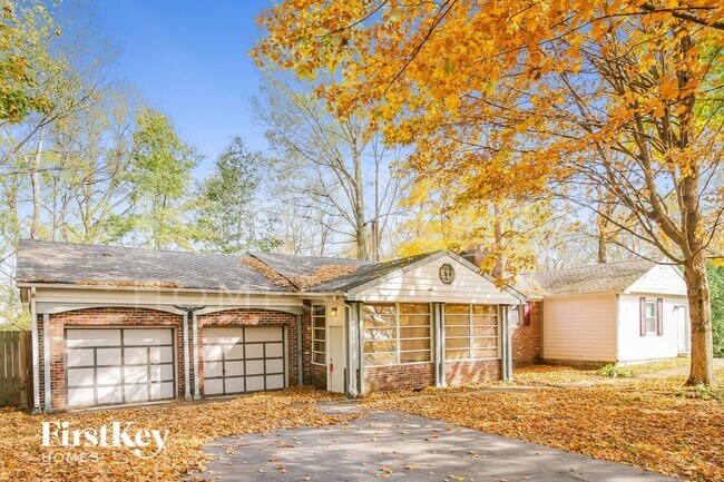 Photo - 6925 Bloomfield Dr E