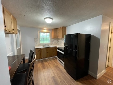Building Photo - 810 Orchard Park Rd Unit 810 upper Rental