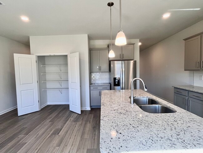 Photo - 2811 Farmhouse Dr