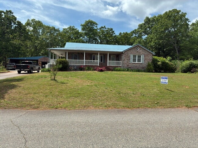 Building Photo - "Charming 3-Bedroom Retreat with 2 Full Baths in Peaceful Pelzer!"