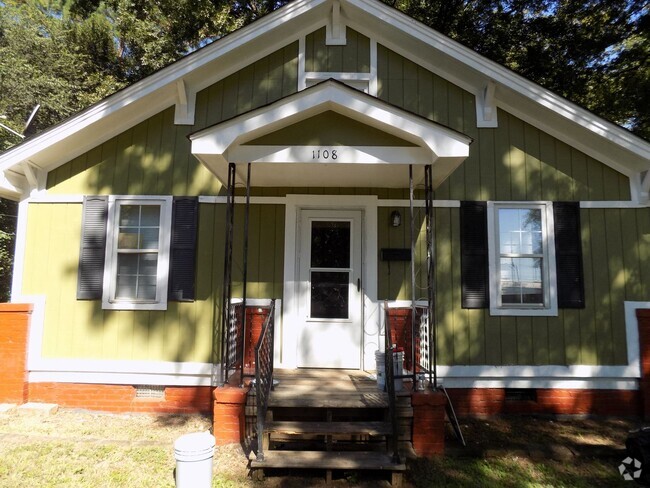 Building Photo - Cozy Three Bedroom Home in Enderly Park!