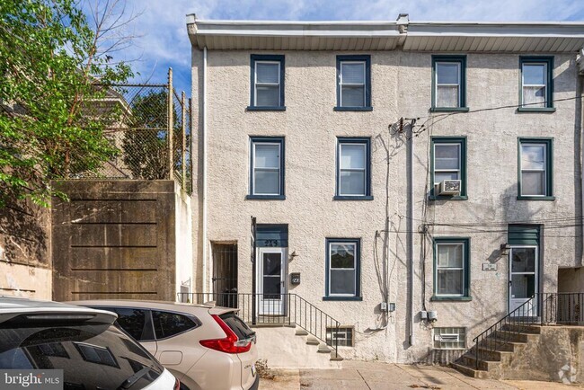 Building Photo - 243 Gates St Rental