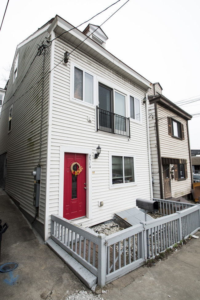 Photo - 2514 Josephine St Townhome