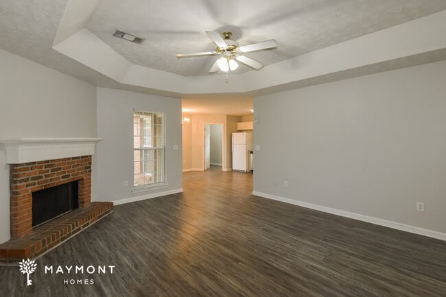 Photo - 975 Eastern Oaks Dr
