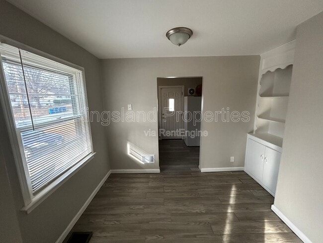 Photo - 10128 Cloverdale Dr