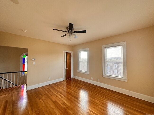 Photo - 34 N Spring St Unit Second Floor