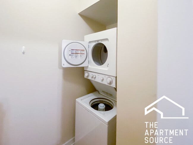 Photo - 849 W Cornelia Ave Unit 3S