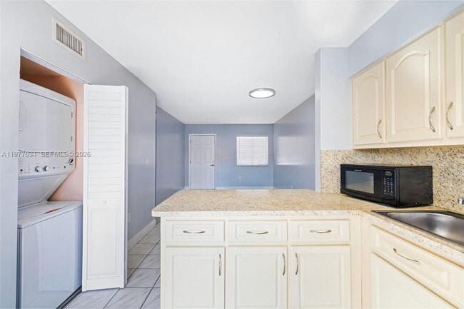 Photo - 5400 W 21st Ct Unit 402