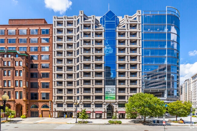 Building Photo - Accolade Rental