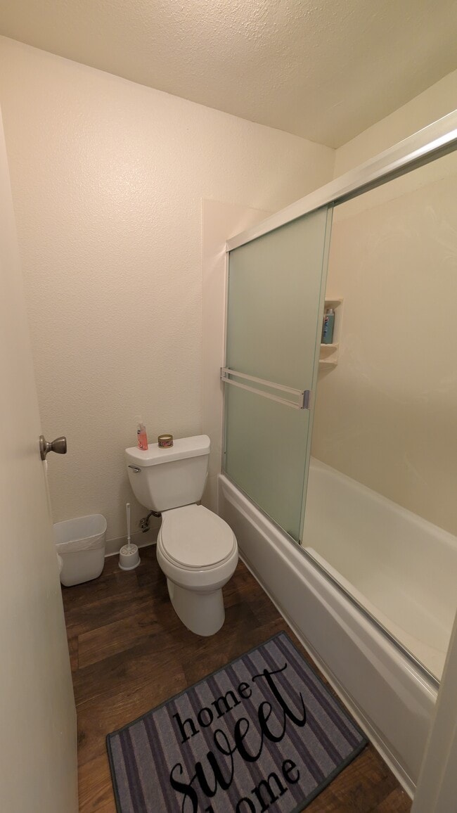 SV TH bathroom 2 - Stonegate Village Apartments