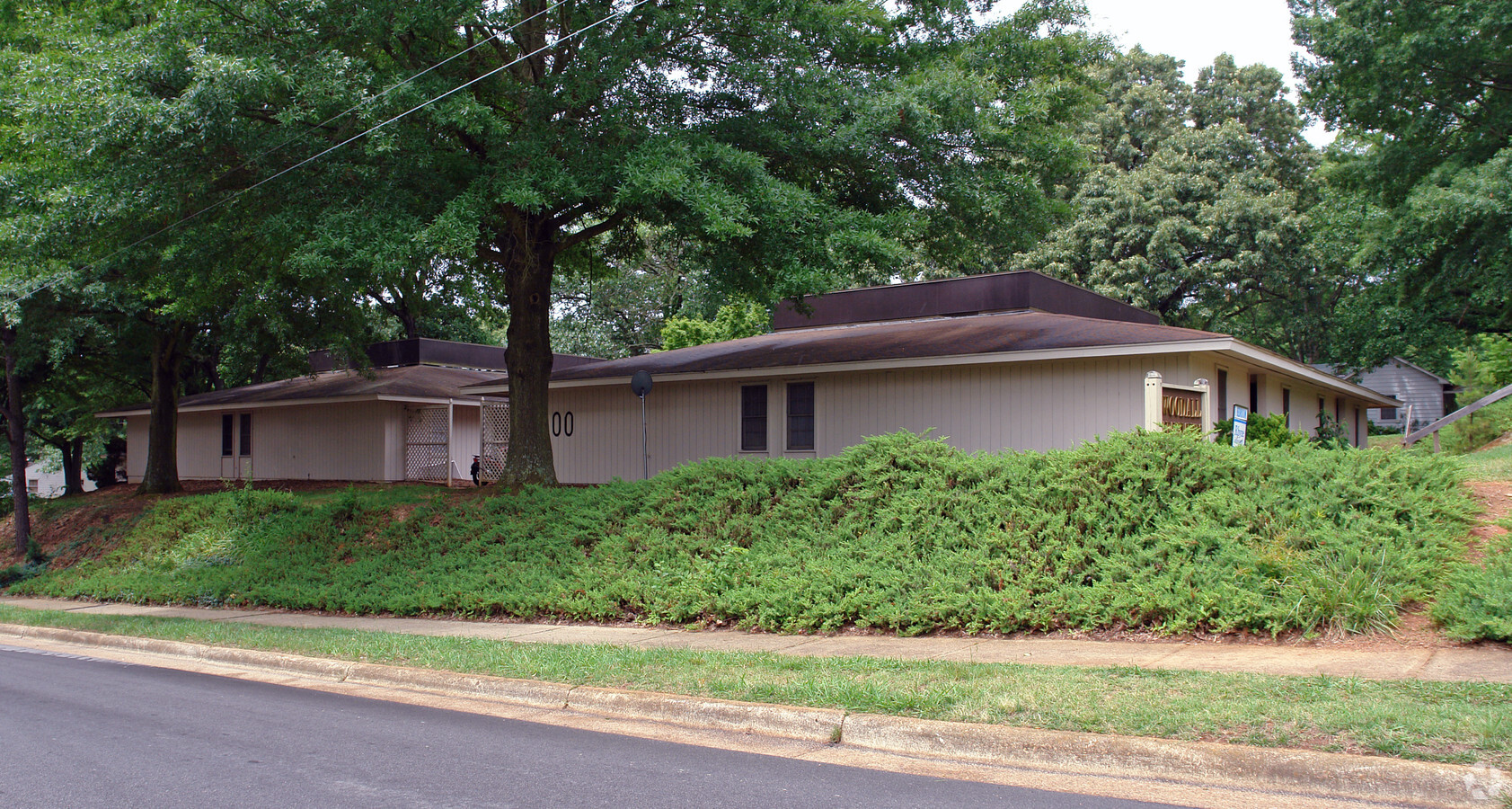 Woodall Apartments - Woodall Apartments