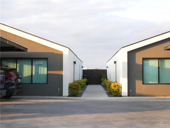 Photo - 23 East St Unit 1