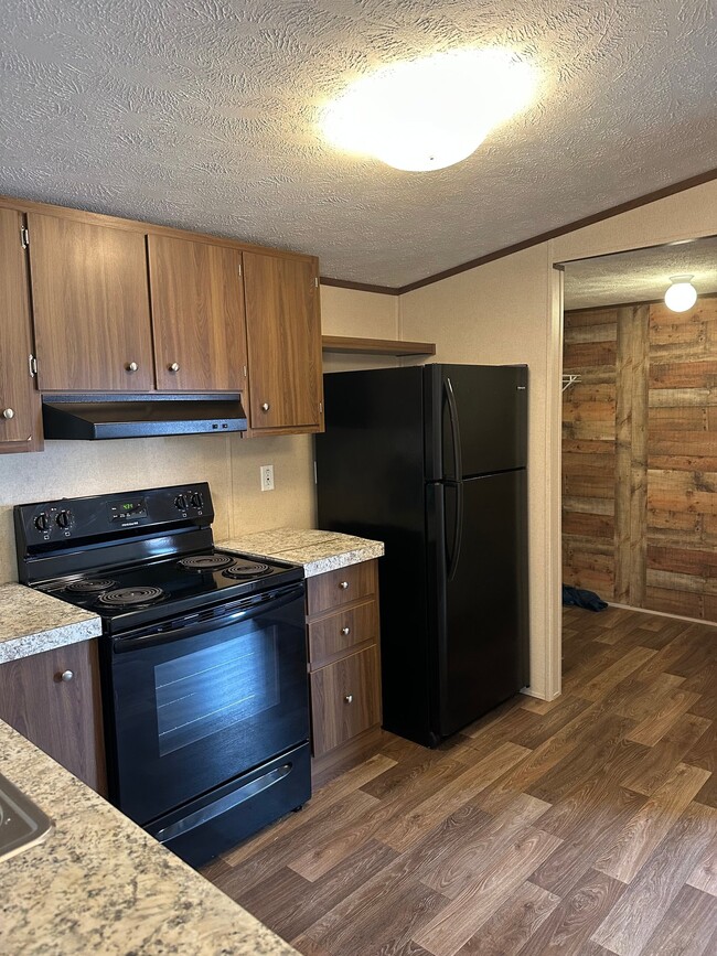 Building Photo - 833 Lovell Rd