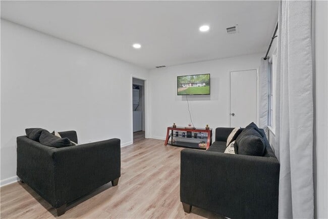 Photo - 1847 Elmwood Dr