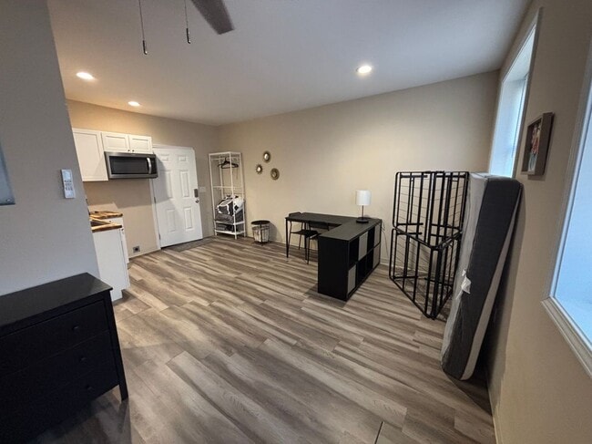 Photo - 643 Washington St