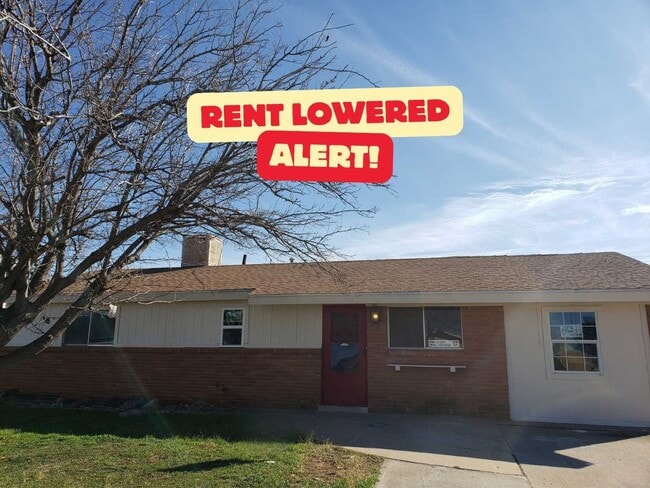 Building Photo - $0 First Month's Rent / $0 Deposit at Move-in