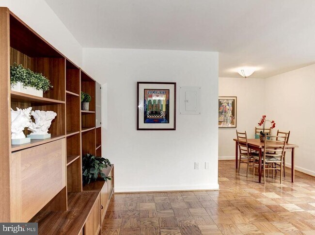 Photo - 2400 41st St NW Unit 203