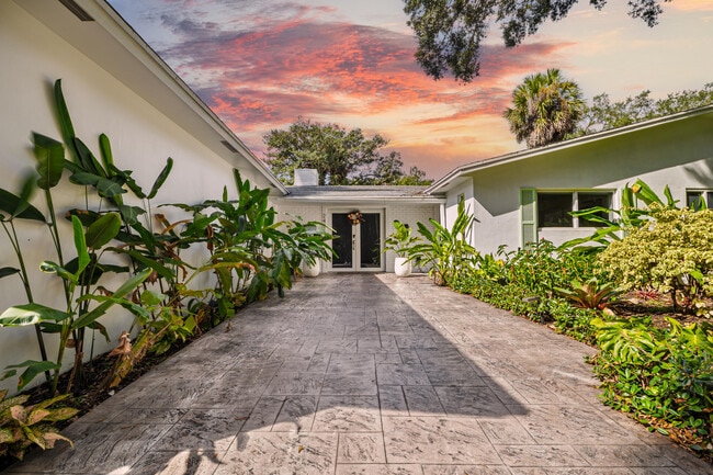 Photo - 2421 SW 29th Way