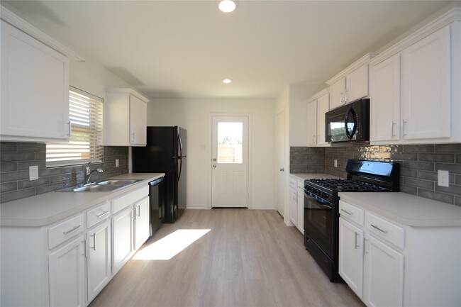 Photo - 1319 Winding Willow Dr